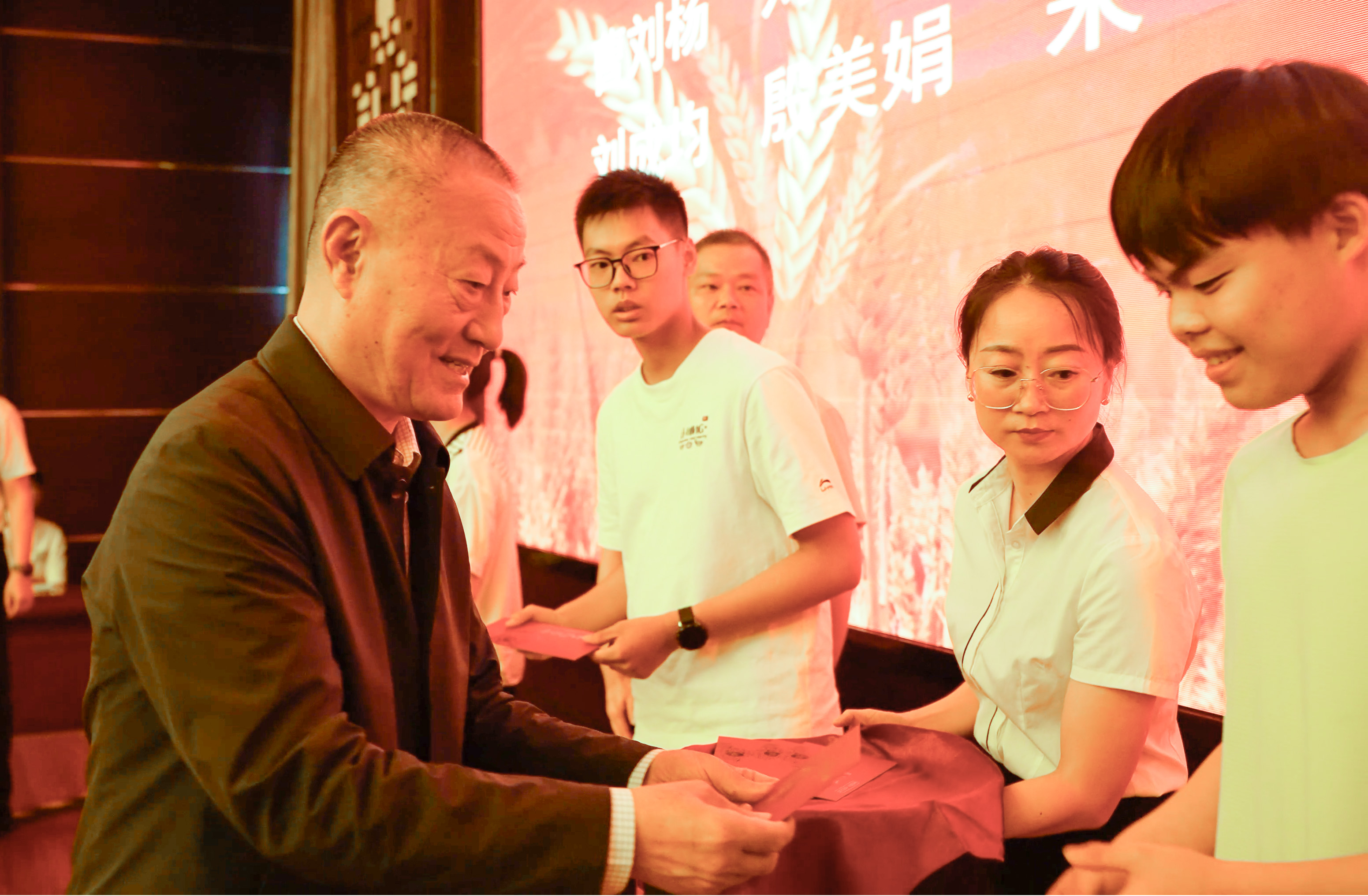 PG电子·仿照器(试玩游戏)官方网站