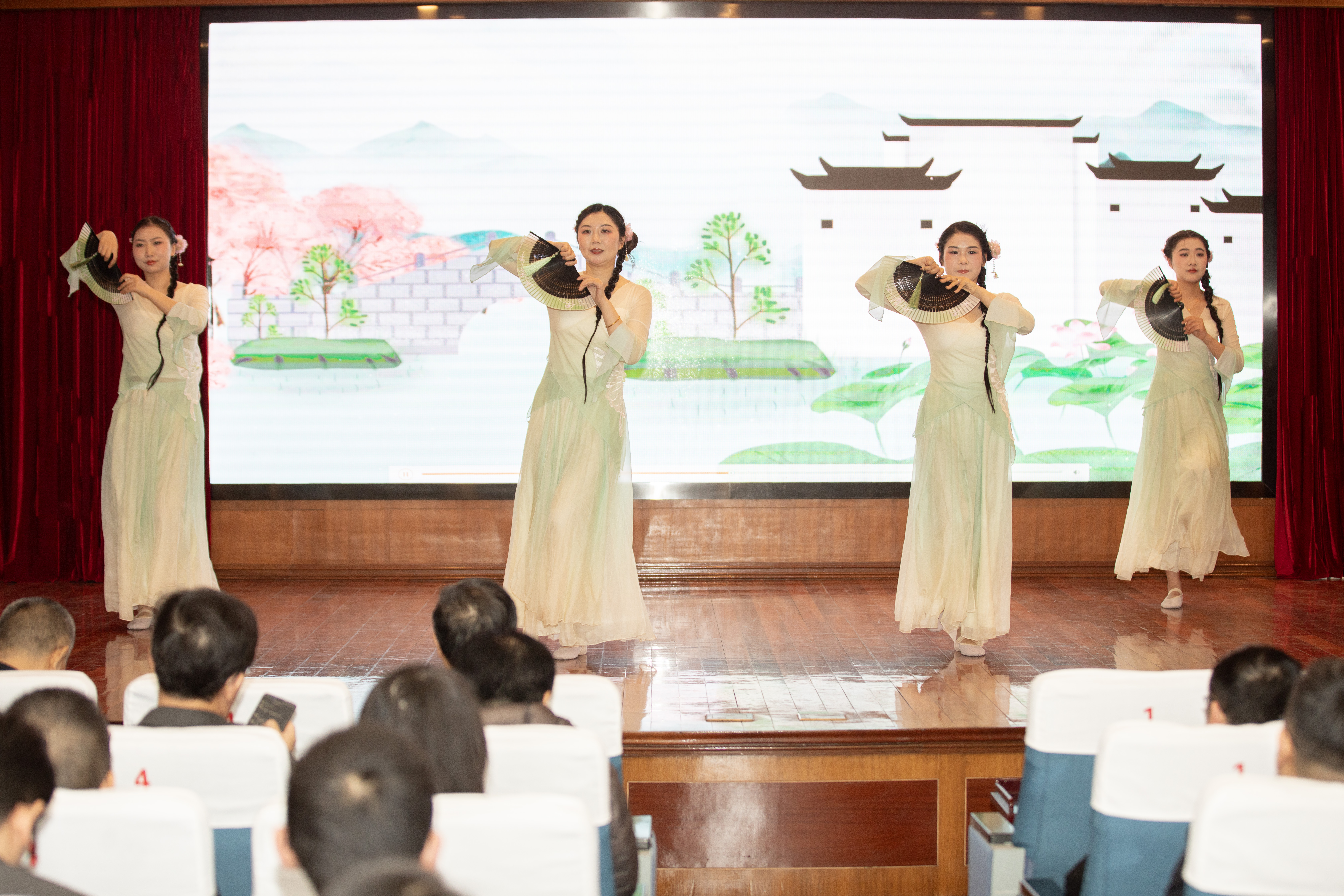 PG电子·仿照器(试玩游戏)官方网站